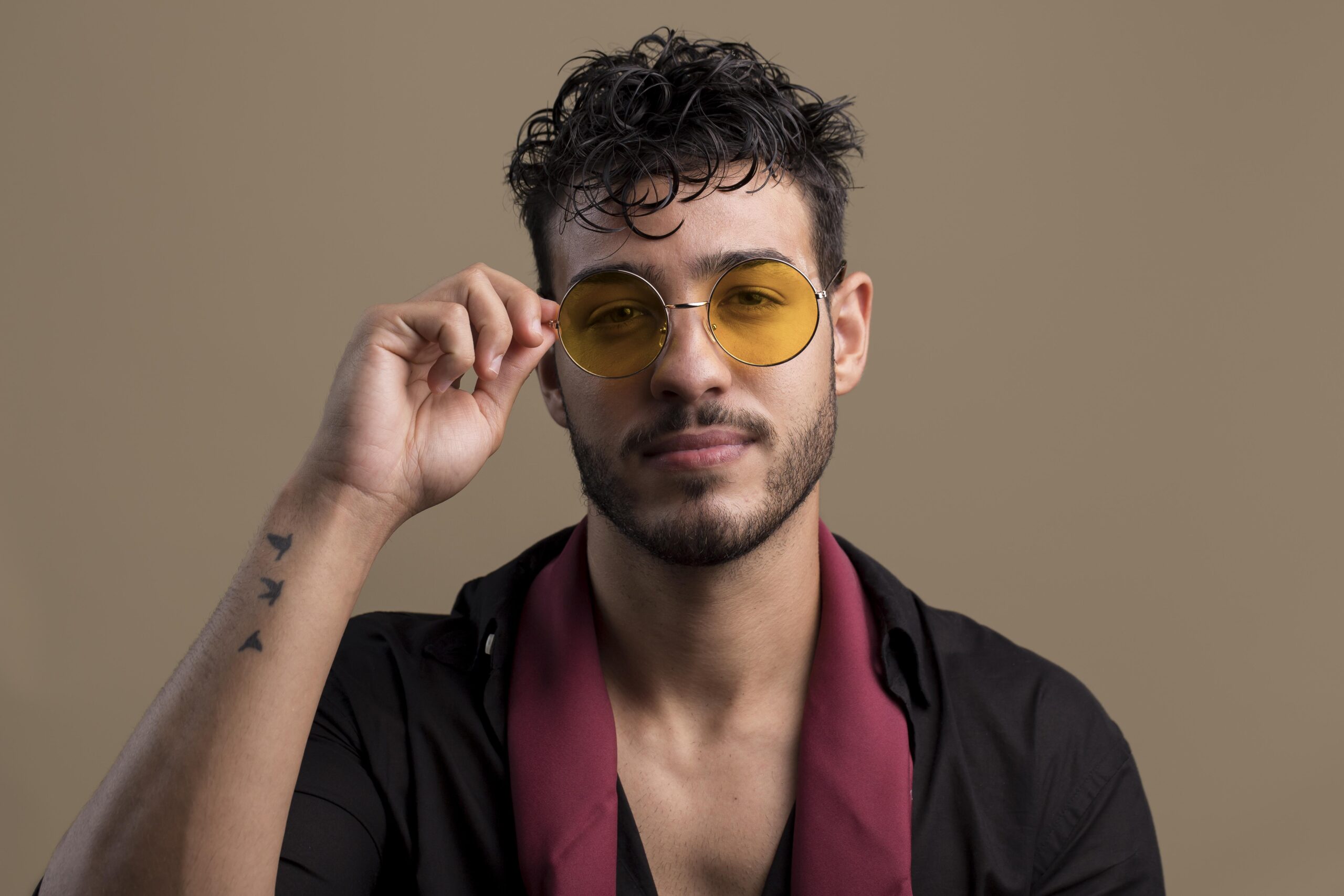 portrait-cool-handsome-man-with-sunglasses